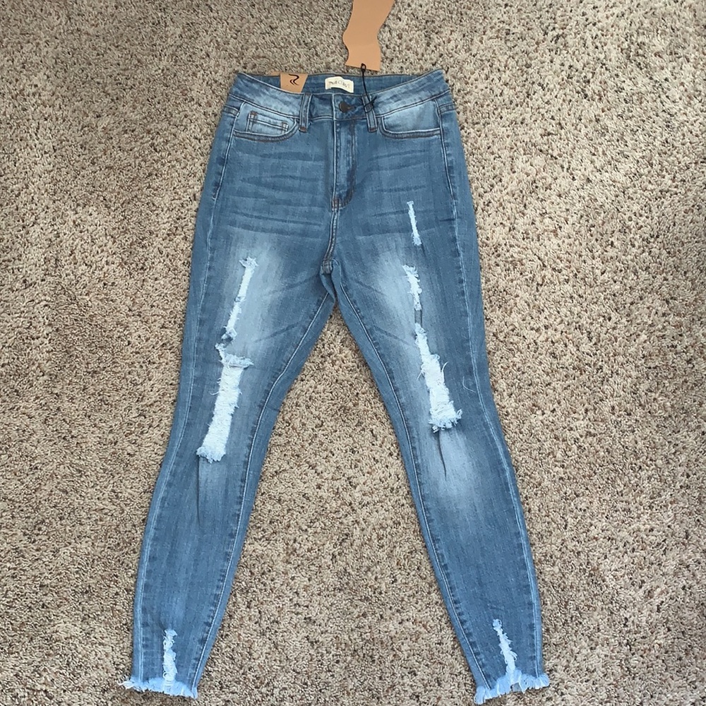 🎉🎉LAST 1 🎉🎉 Distressed Skinny Jeans Frayed - Picture 2 of 4
